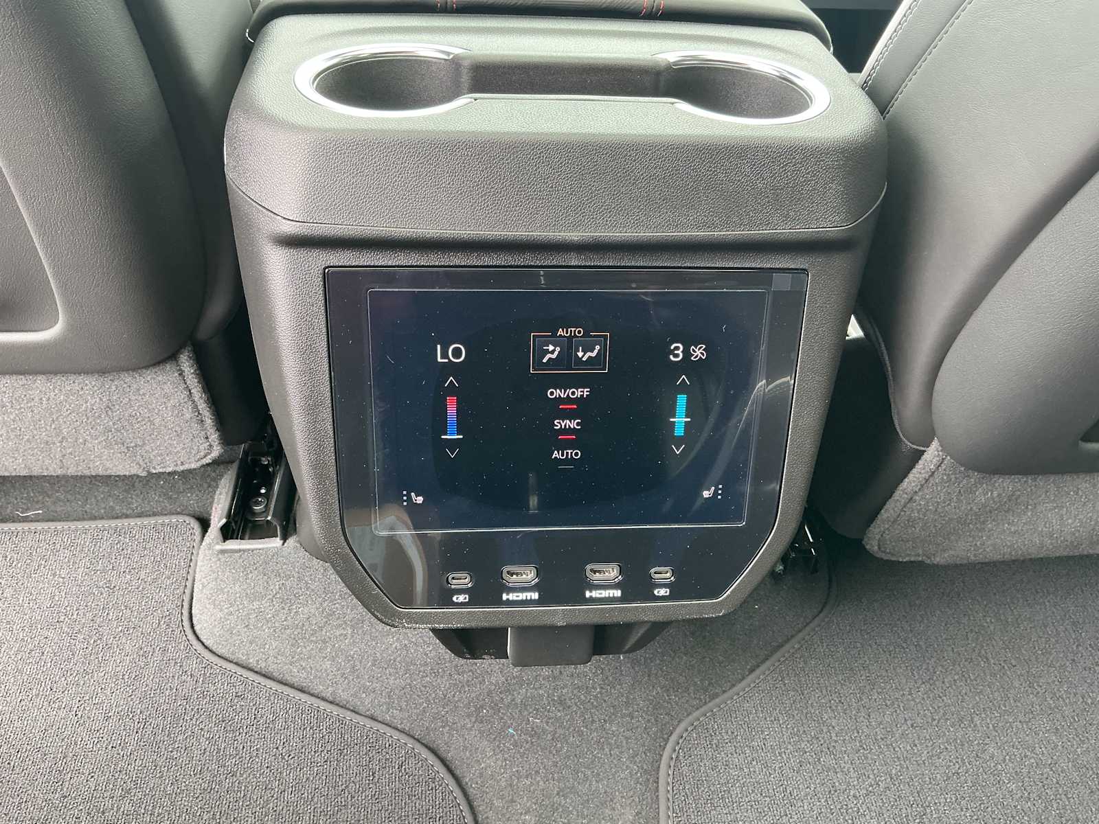 2026 GMC Yukon XL AT4 Ultimate - Photo 15