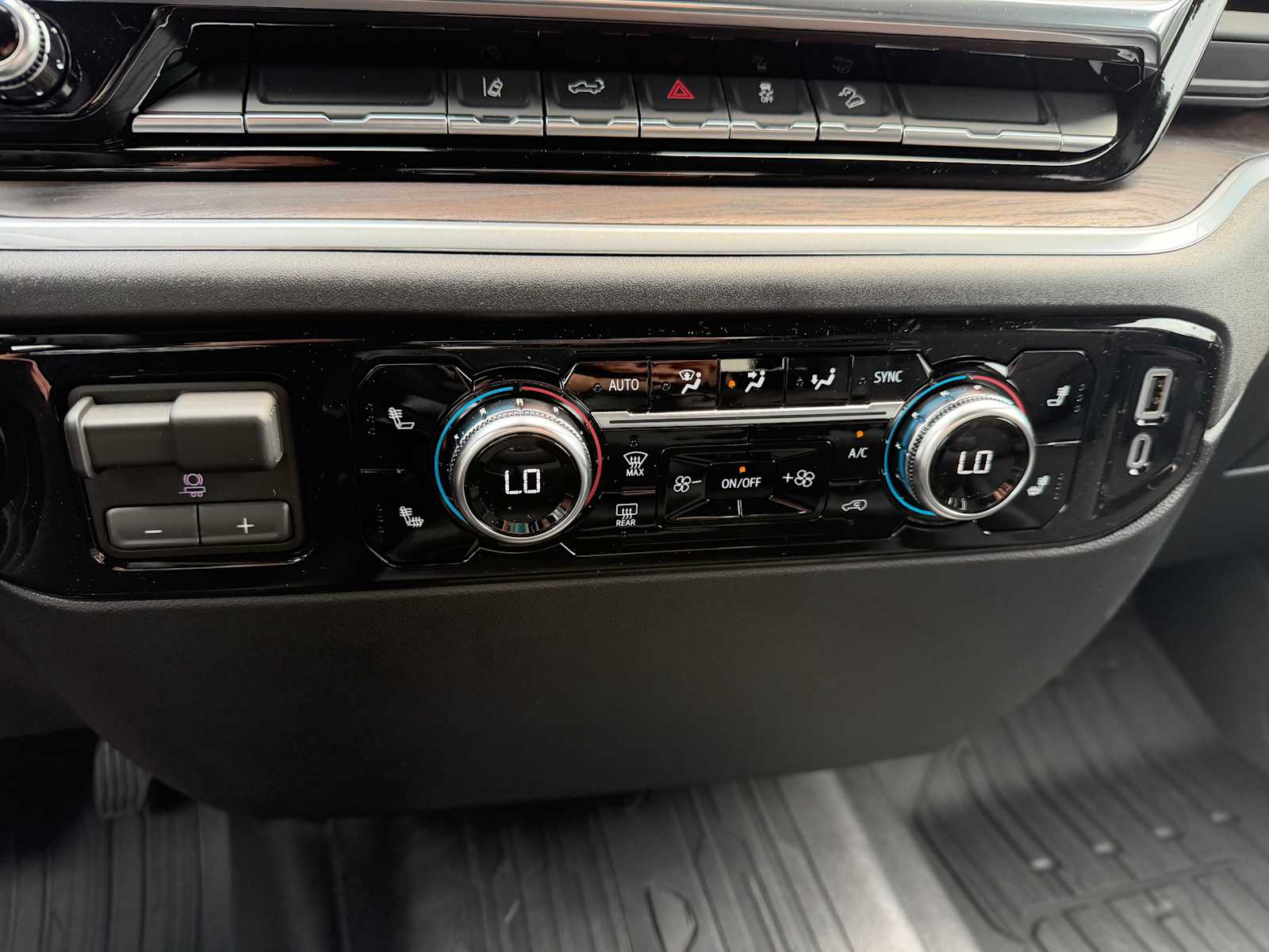 2026 GMC Sierra 2500HD SLT - Photo 15