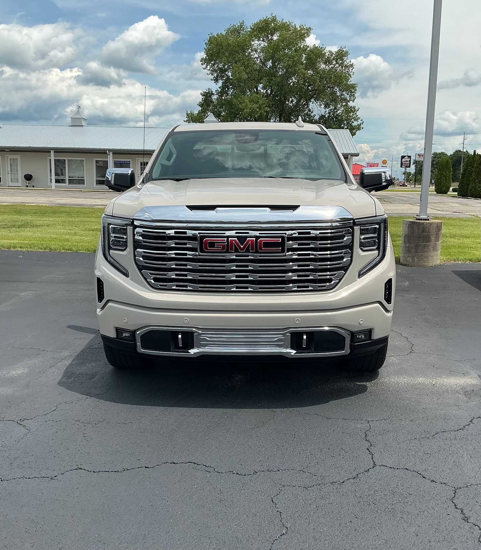 2026 GMC Sierra 1500 Denali - Photo 2