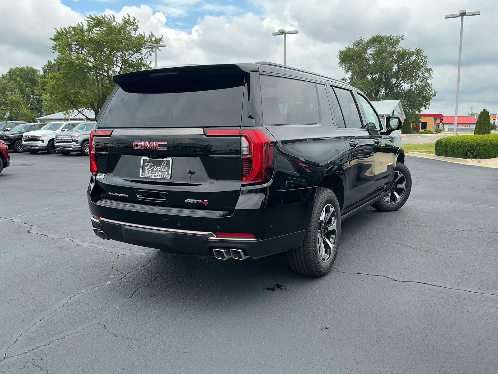 2026 GMC Yukon XL AT4 Ultimate - Photo 4