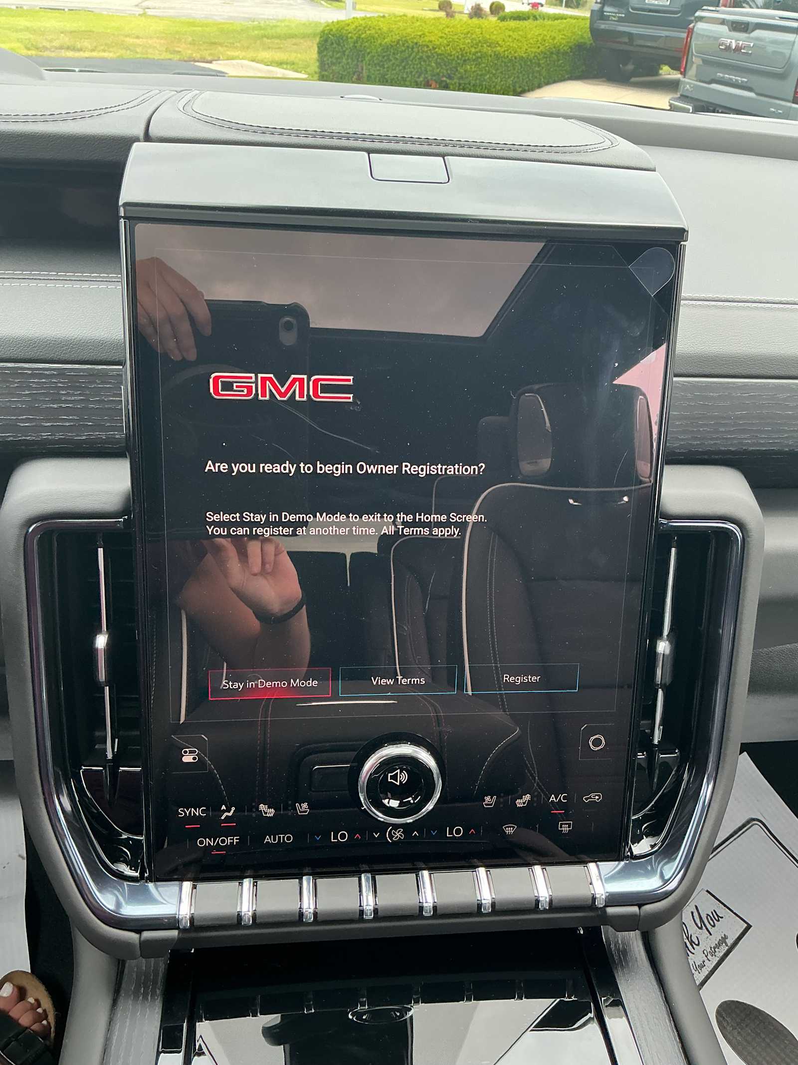 2026 GMC Yukon XL AT4 Ultimate - Photo 9