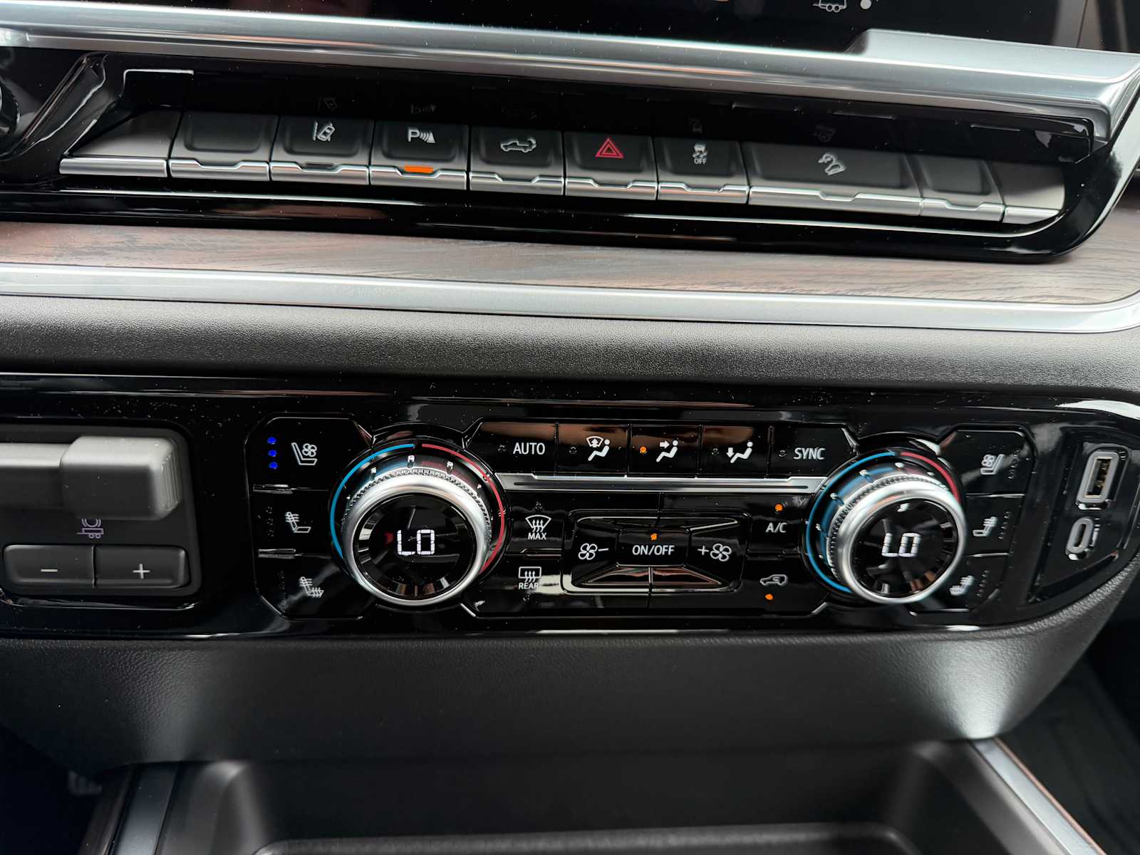 2026 GMC Sierra 2500HD SLT - Photo 14