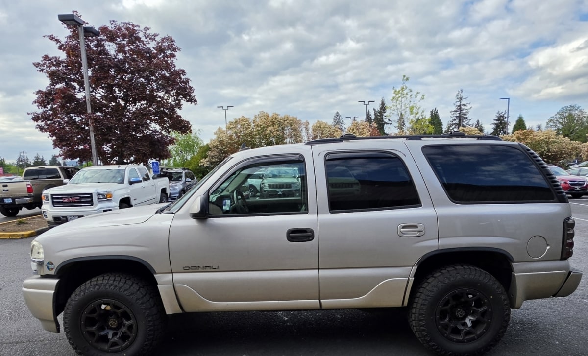 2006 GMC Yukon Denali's photo