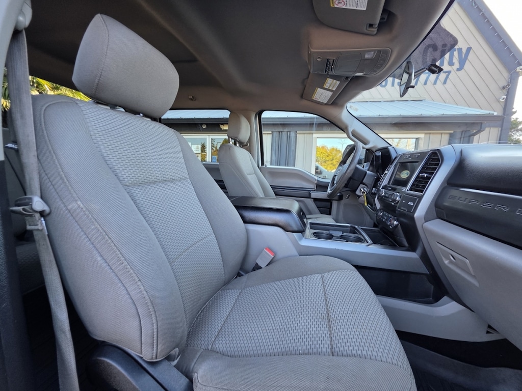 Used 2019 Ford F350 Super Duty Crew Cab Xlt Pickup 4d 6 3/4 Ft 4wd Truck