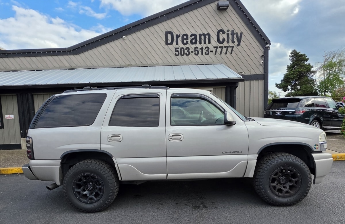 2006 GMC Yukon Denali's photo