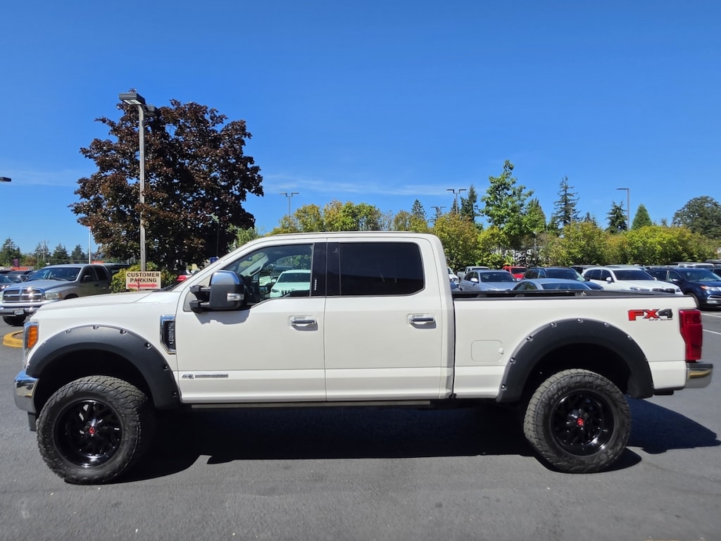 Used 2019 Ford F350 4wd Super Duty Crew Cab Lariat Pickup 4d 6 3/4 Ft Lariat Ultimate Package Truck