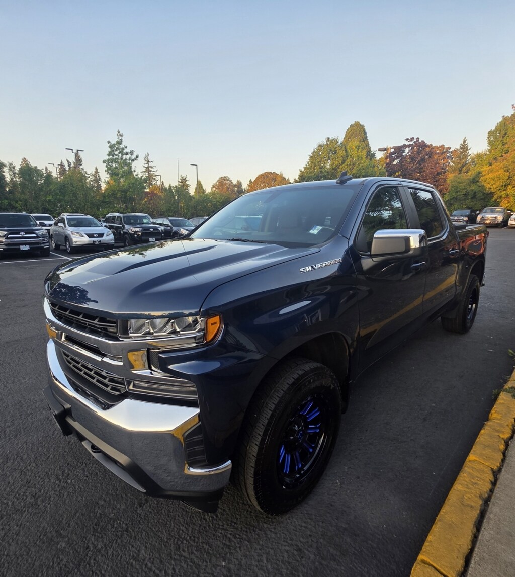 Used 2021 Chevrolet Silverado 1500 Crew Cab Lt Pickup 4d 5 3/4 Ft 4wd Truck