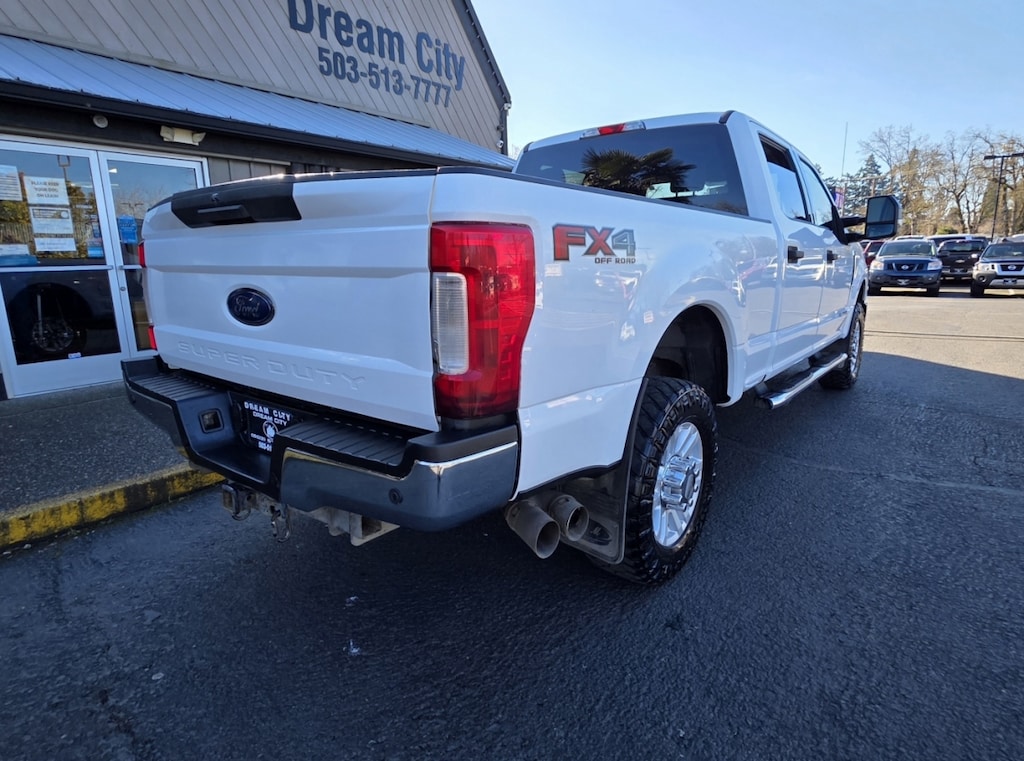 Used 2019 Ford F350 Super Duty Crew Cab Xlt Pickup 4d 6 3/4 Ft 4wd Truck