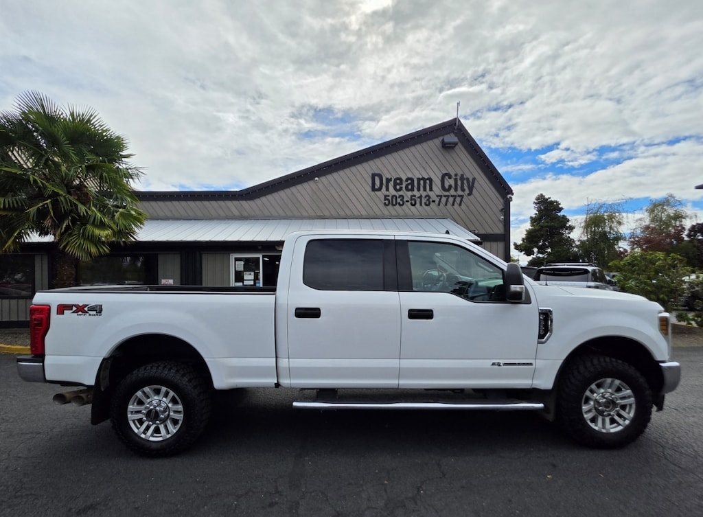 Used 2019 Ford F350 Super Duty Crew Cab Xlt Pickup 4d 6 3/4 Ft 4wd Truck
