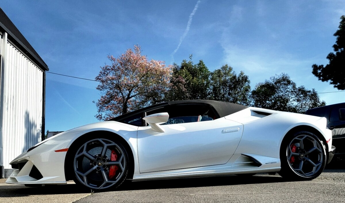 2020 Lamborghini Huracan Evo Spyder photo 4