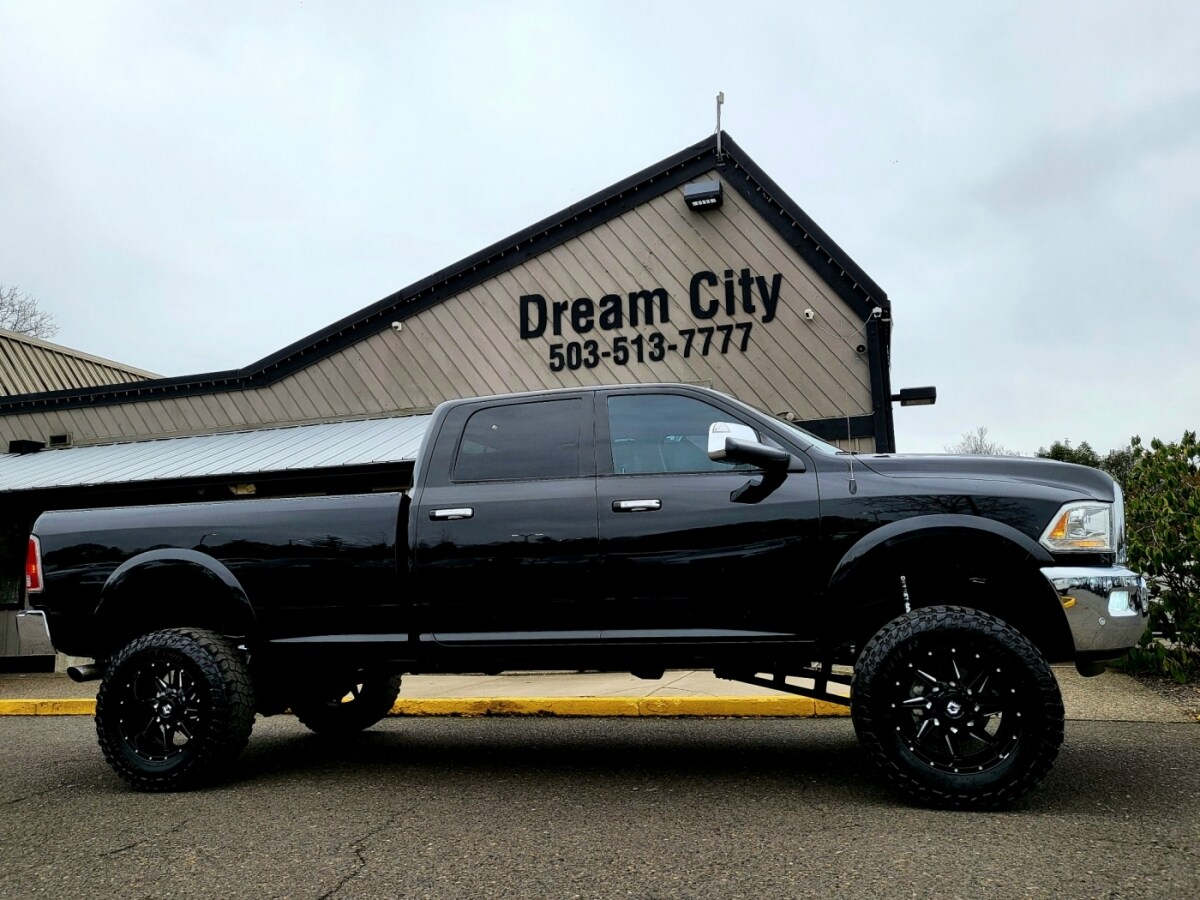 2018 Ram 2500 Laramie photo 2