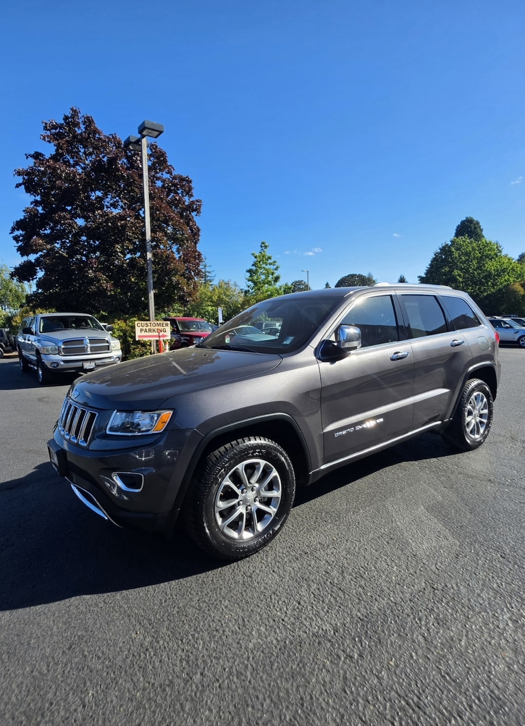 Used 2016 Jeep Grand Cherokee Limited Sport Utility 4d SUV