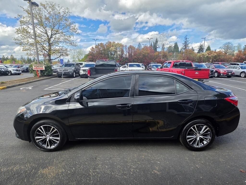 Used 2016 Toyota Corolla Le Plus Sedan 4d Sedan