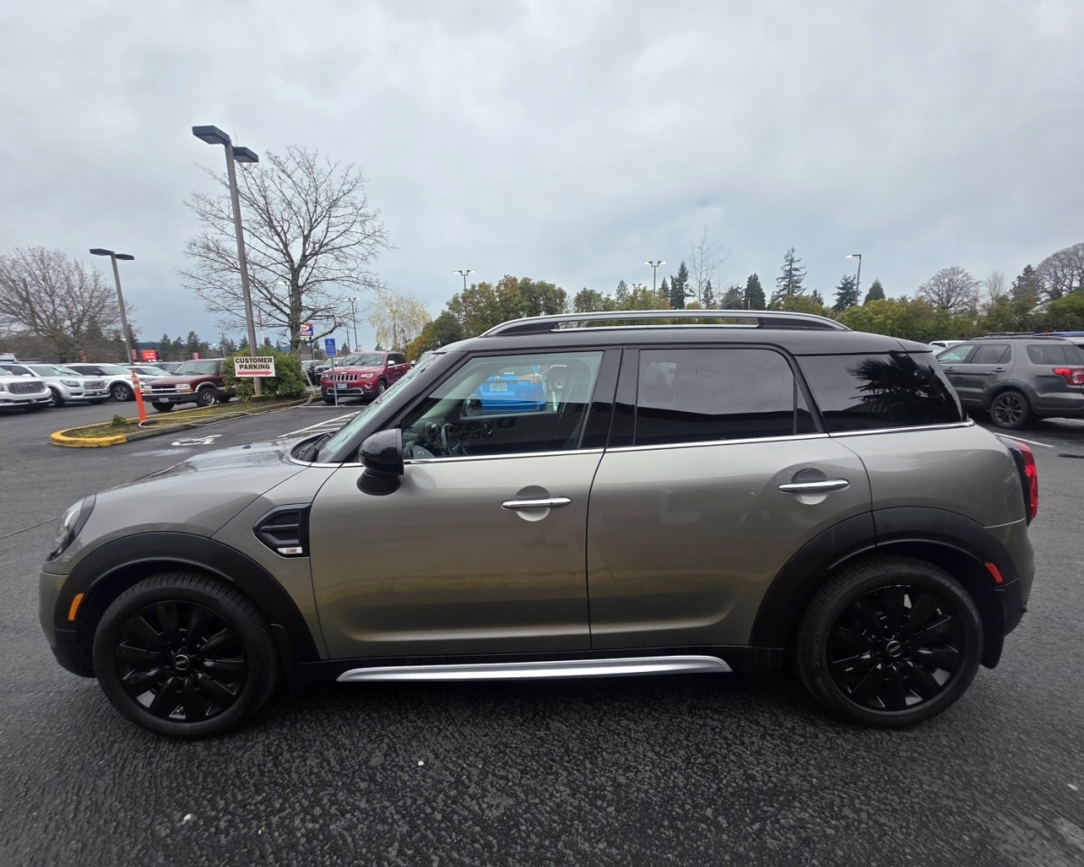 2017 MINI Countryman Base's photo