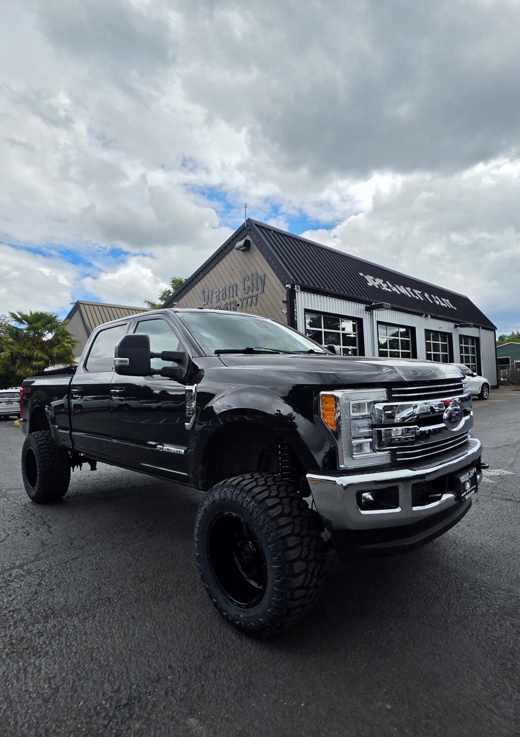 Used 2018 Ford F350 Super Duty Crew Cab Lariat Pickup 4d 6 3/4 Ft 1-Owner Truck 4wd Lariat Truck