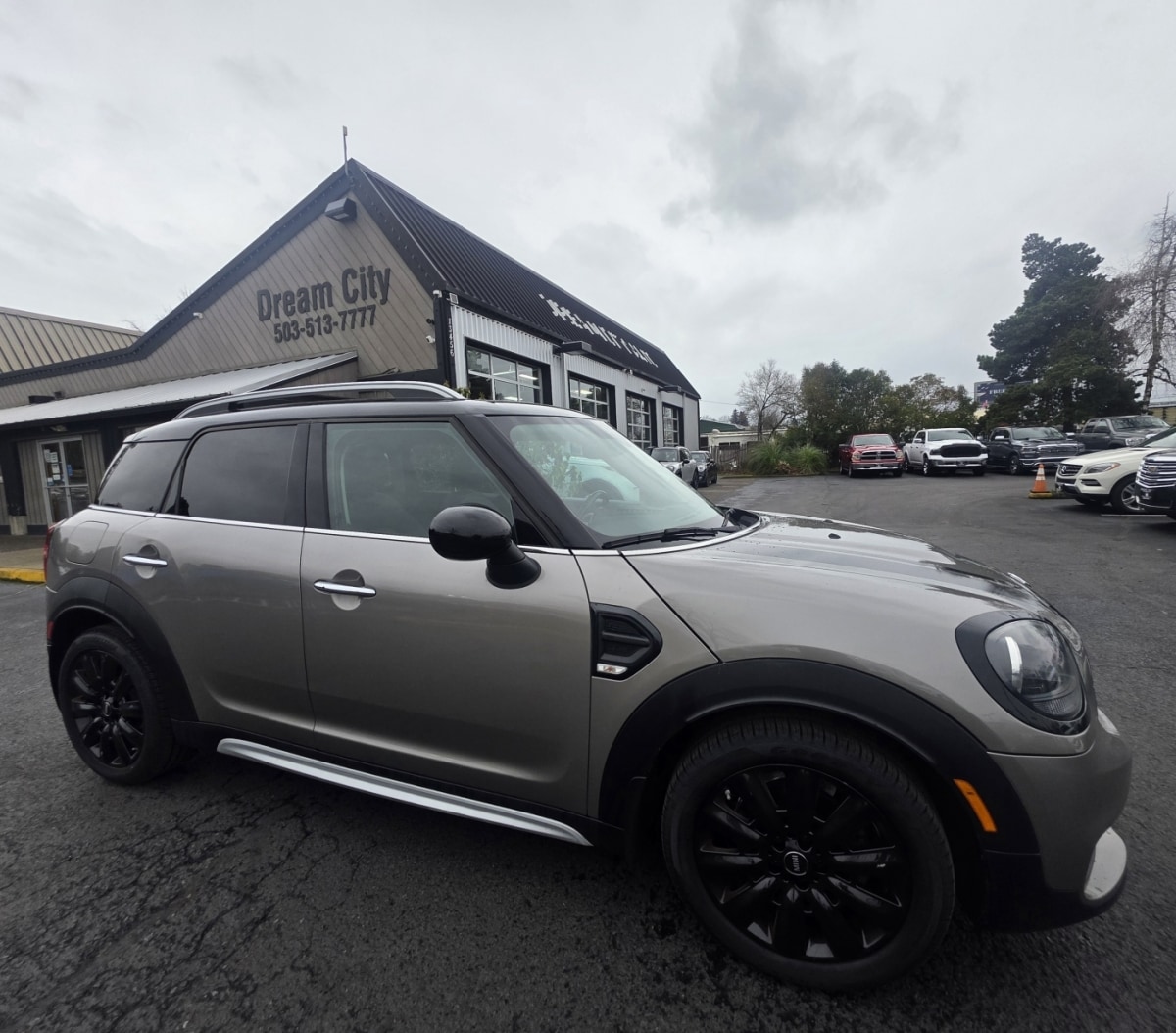 2017 MINI Countryman Base's photo