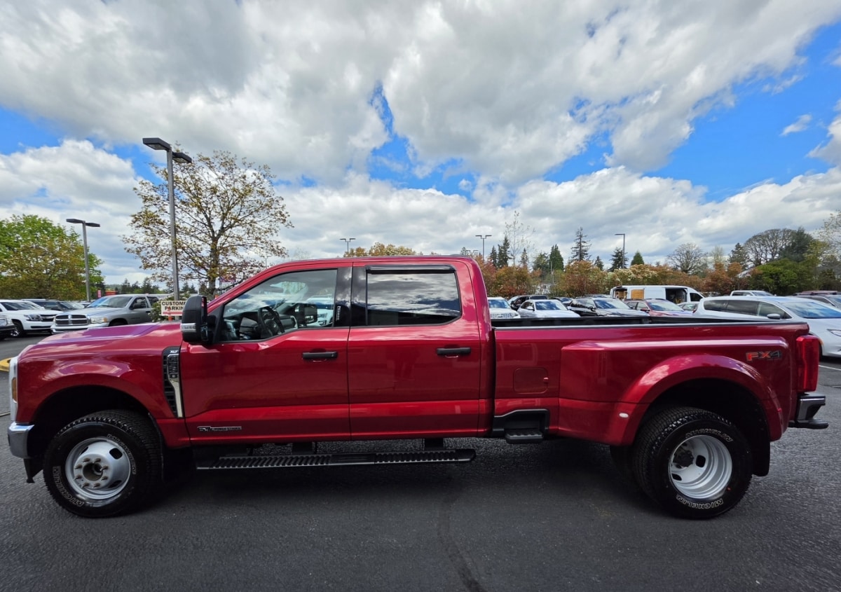 2024 Ford F-350 XLT 4x4 Crew Cab 176 in DRW's photo