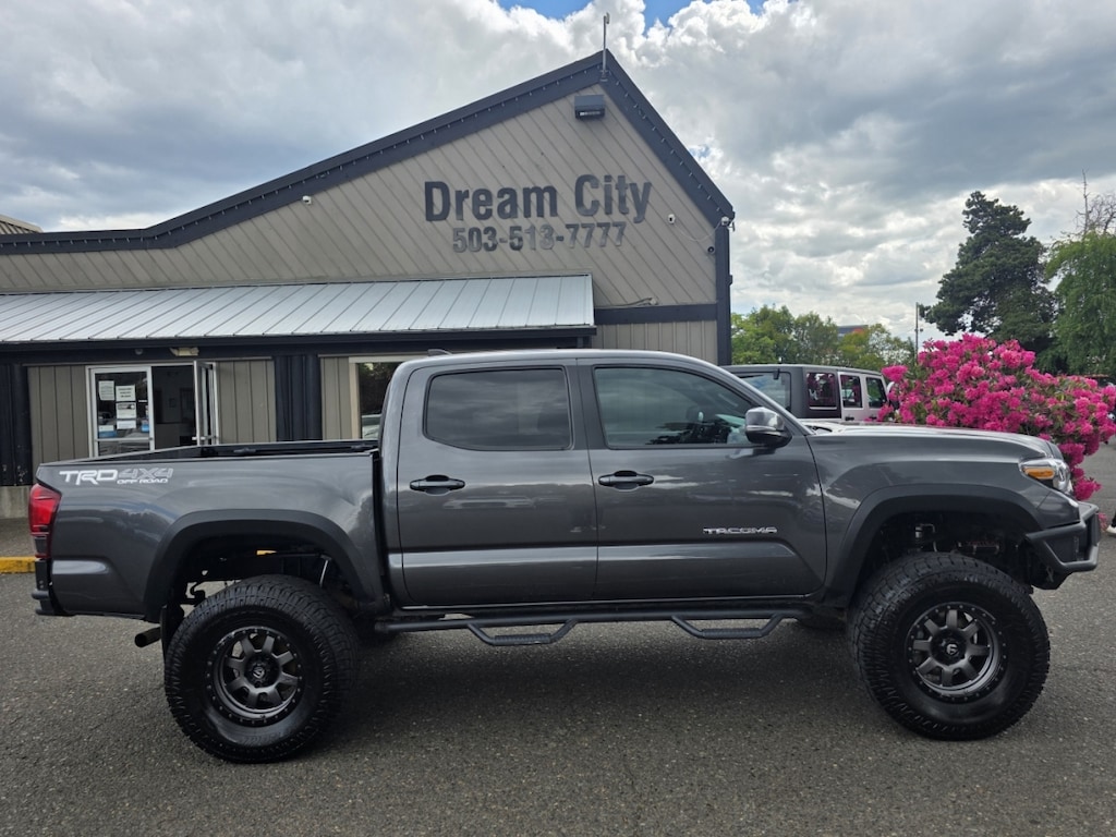 Used 2018 Toyota Tacoma Double Cab Trd Off-Road Pickup 4d 5 Ft 4wd Truck