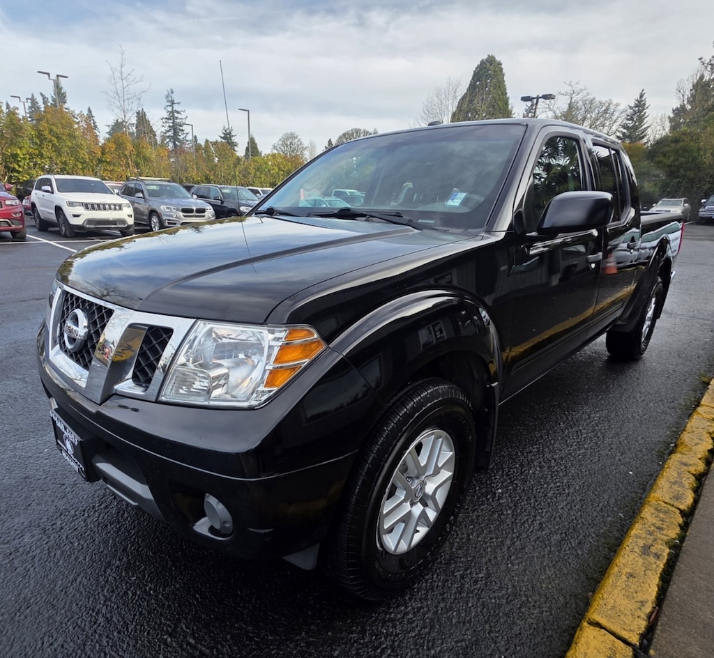 Used 2015 Nissan Frontier Crew Cab Sv Pickup 4d 6 Ft 4wd Truck