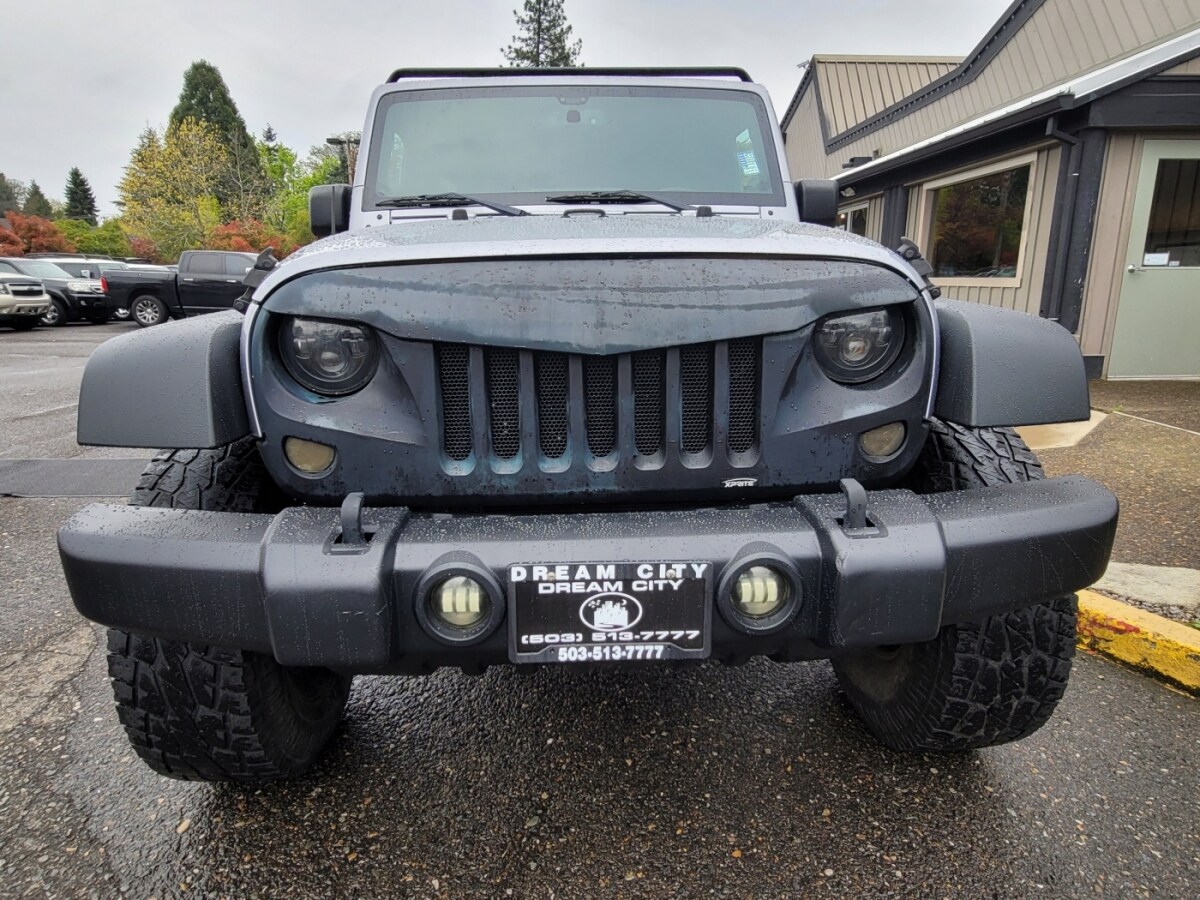 2013 Jeep Wrangler Unlimited Sport S photo 4