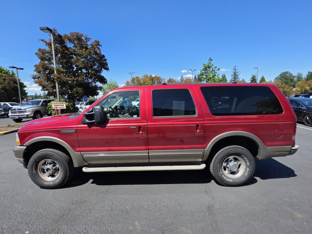 2003 Ford Excursion's photo