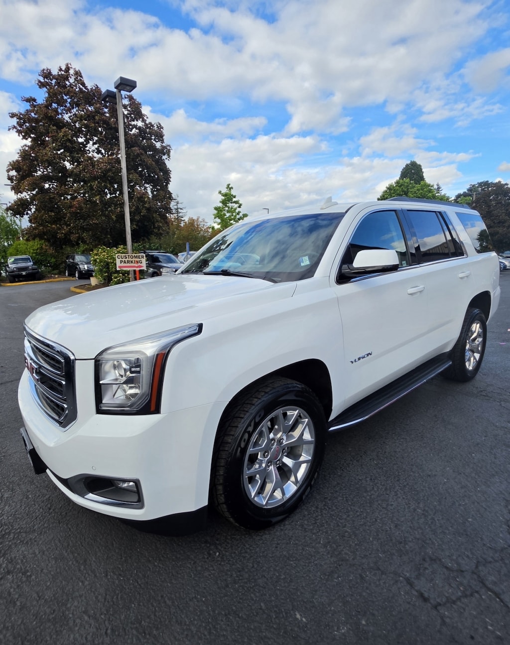 Used 2017 GMC Yukon Slt Sport Utility 4d 4wd SUV