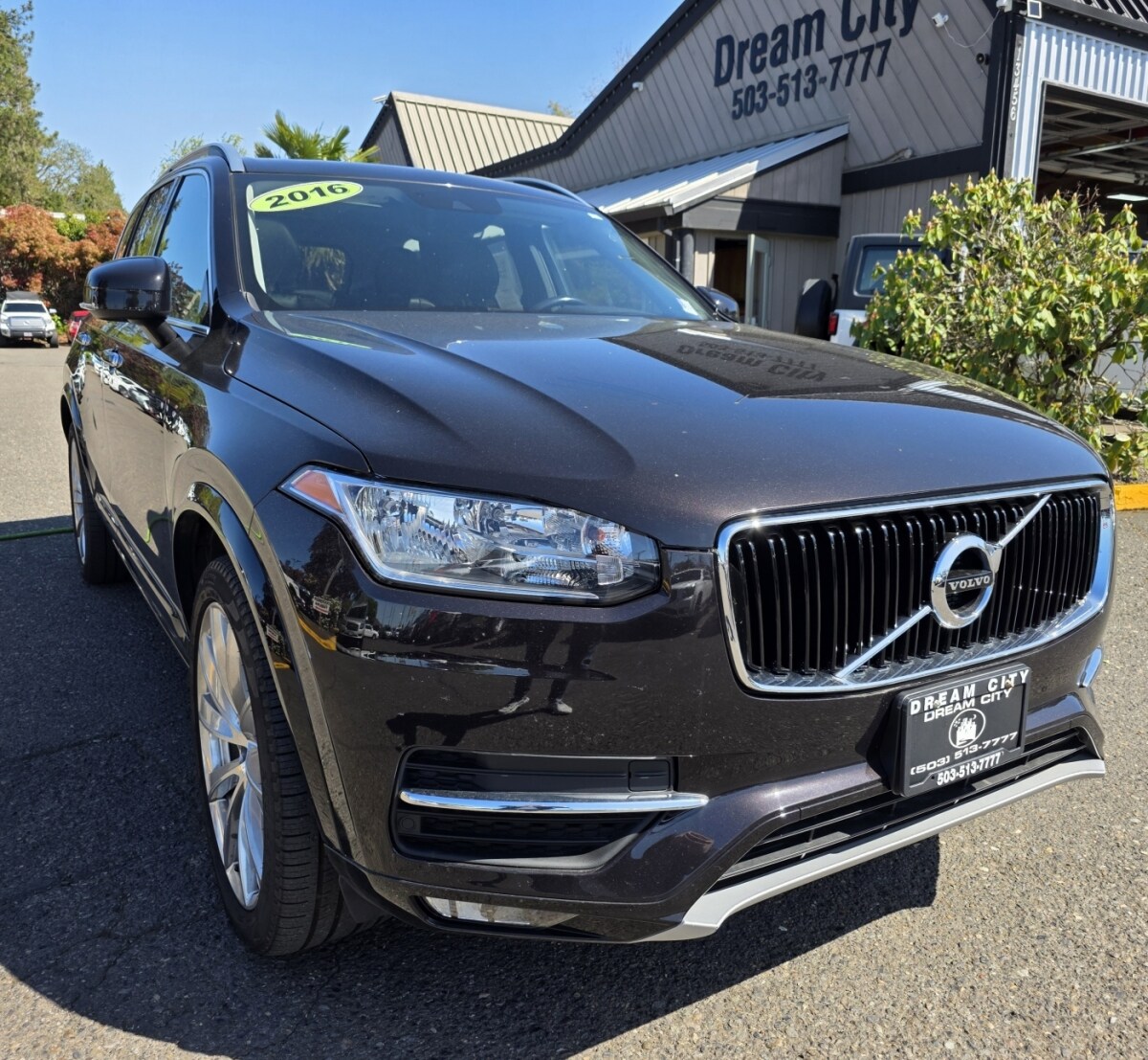 2016 Volvo XC90 T6 Momentum Sport AWD photo 3