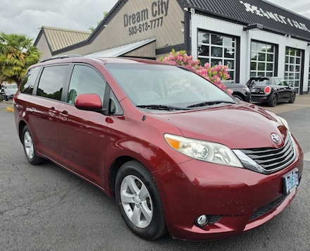 2011 Toyota Sienna Le Minivan 4d Minivan