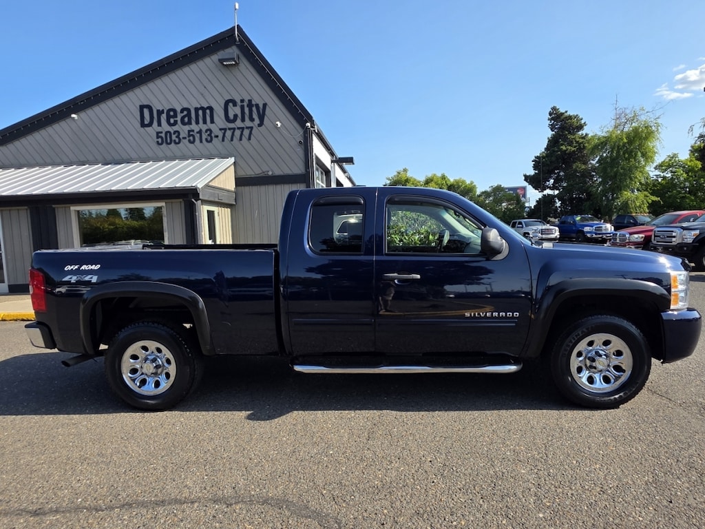 Used 2010 Chevrolet Silverado 4wd 1500 Extended Cab Ls Pickup 4d 6 1/2 Ft Truck