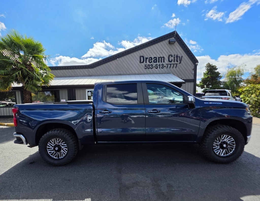 Used 2021 Chevrolet Silverado 1500 Crew Cab Lt Pickup 4d 5 3/4 Ft 4wd Truck