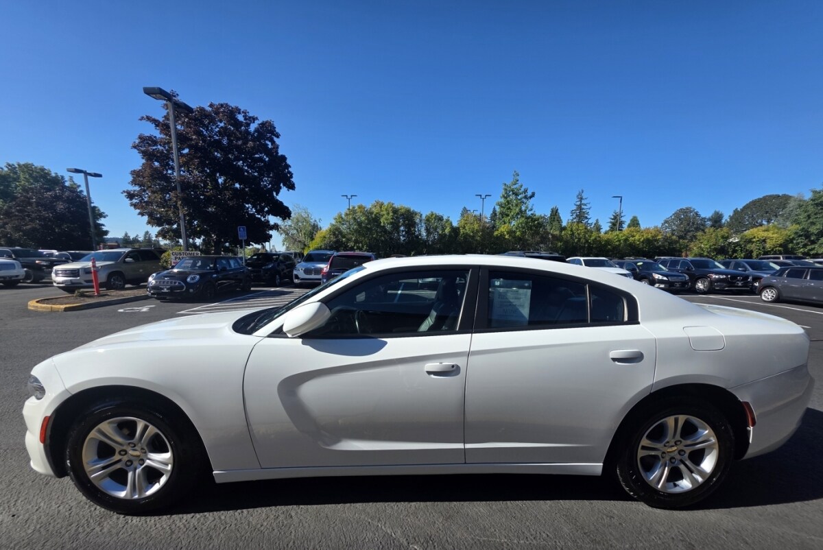 2020 Dodge Charger SXT photo 2