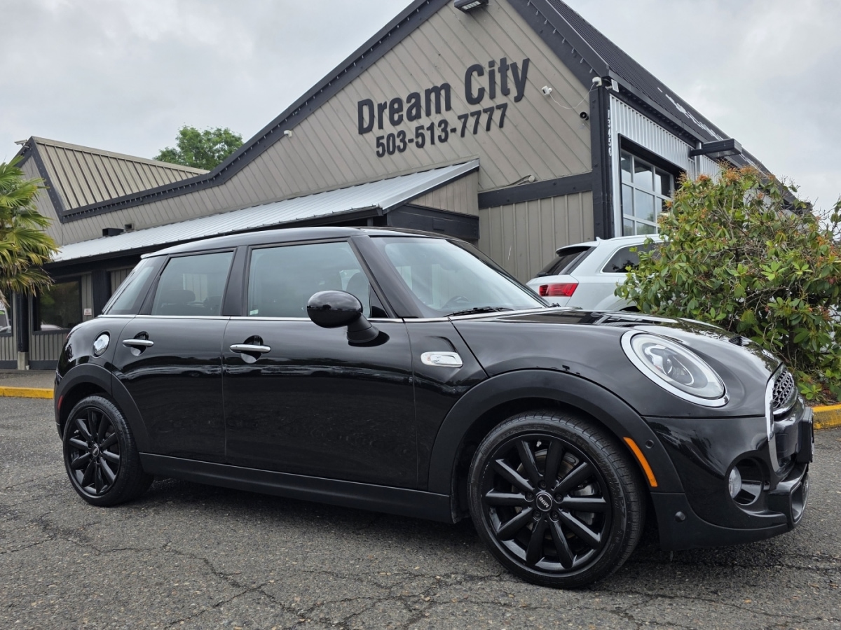 2018 MINI Cooper S's photo