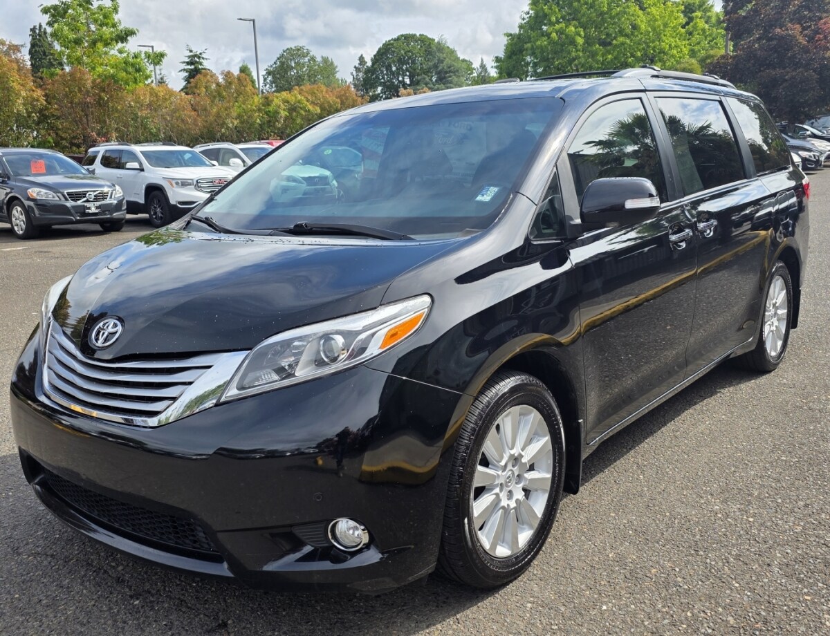 2015 Toyota Sienna Limited photo 4