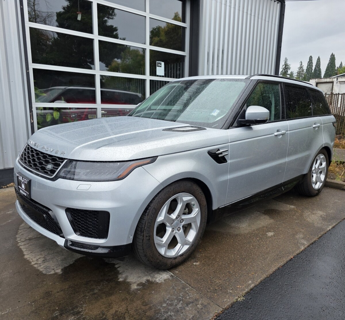 2019 Land Rover Range Rover Sport HSE photo 2