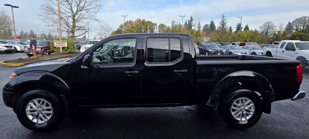 Used 2015 Nissan Frontier Crew Cab Sv Pickup 4d 6 Ft 4wd Truck