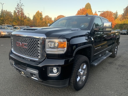 2017 GMC Sierra 3500 HD Crew Cab Denali Pickup 4D 6 1/2 ft Truck