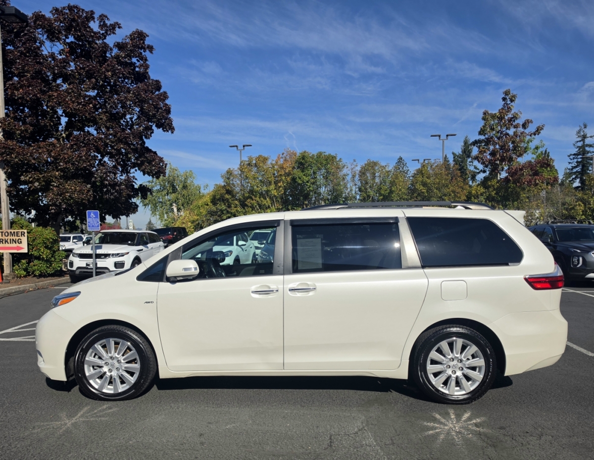 Used 2017 Toyota Sienna AWD Limited Premium Minivan 4d Awd 1-Owner Minivan