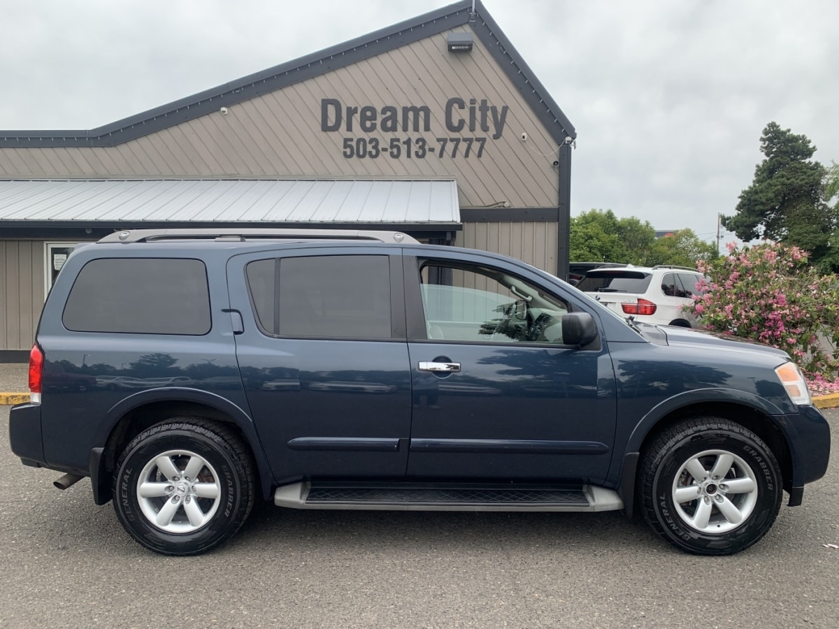 2015 Nissan Armada SV - Photo 2