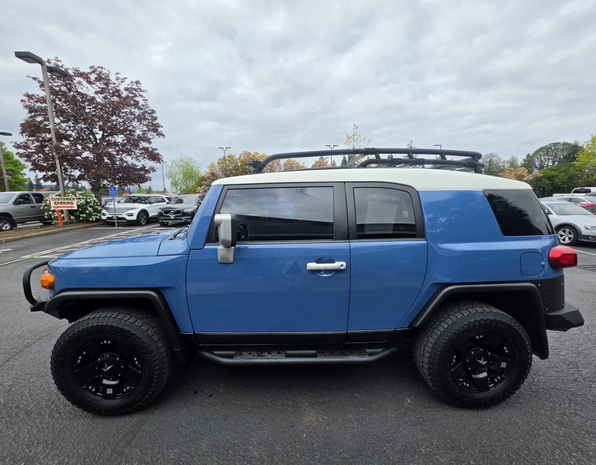 2012 Toyota FJ Cruiser Base