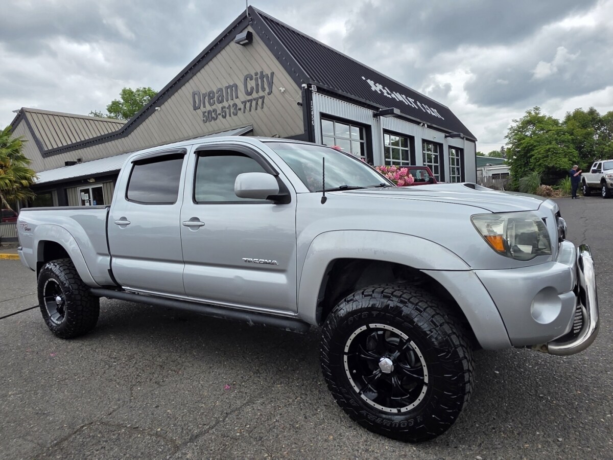 2011 Toyota Tacoma SR5 photo 2