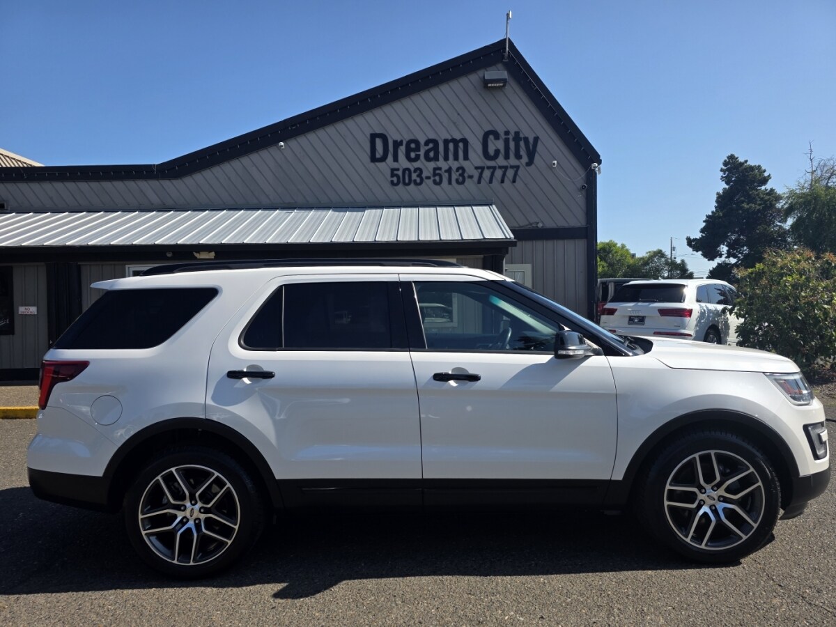 2016 Ford Explorer Sport photo 4