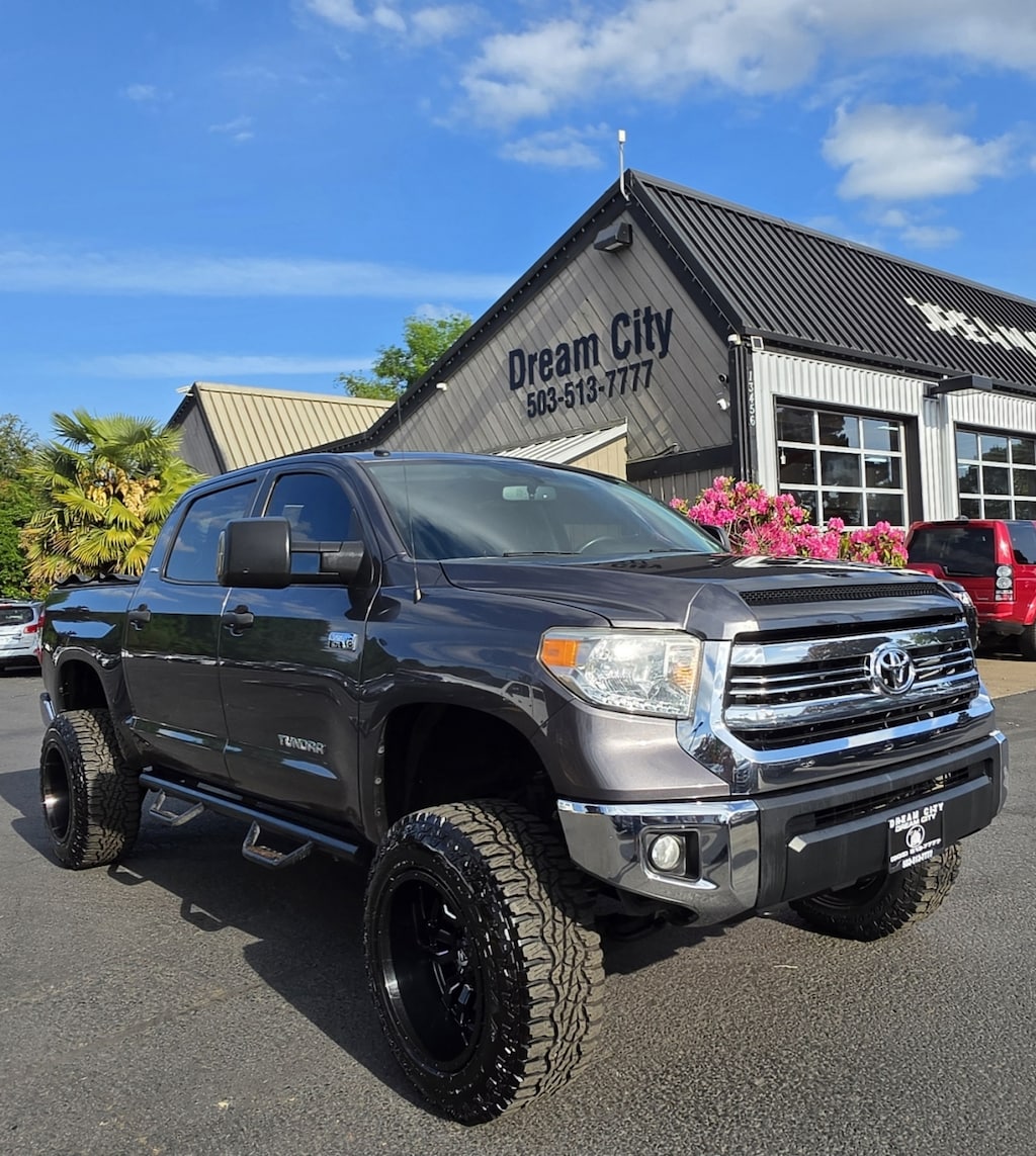 Used 2017 Toyota Tundra Crewmax Sr5 Pickup 4d 5 1/2 Ft 4wd V8, 5.7 Liter Truck
