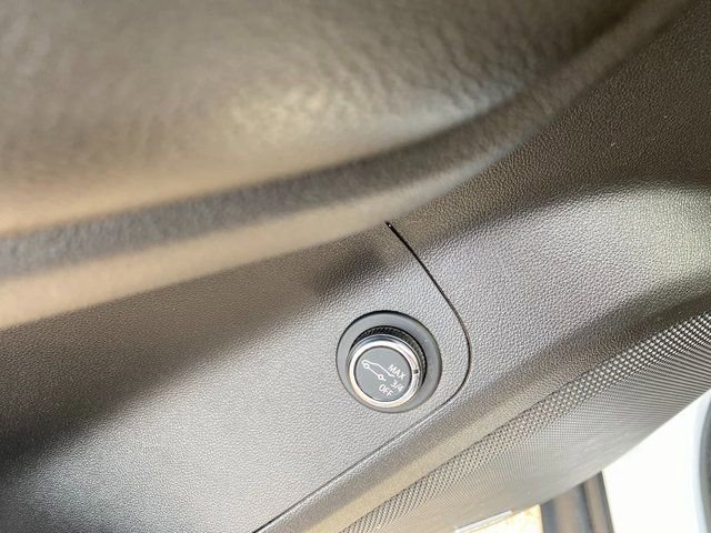 2020 GMC Acadia Denali - Photo 22