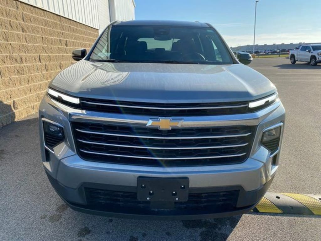 Used 2025 Chevrolet Traverse LT SUV