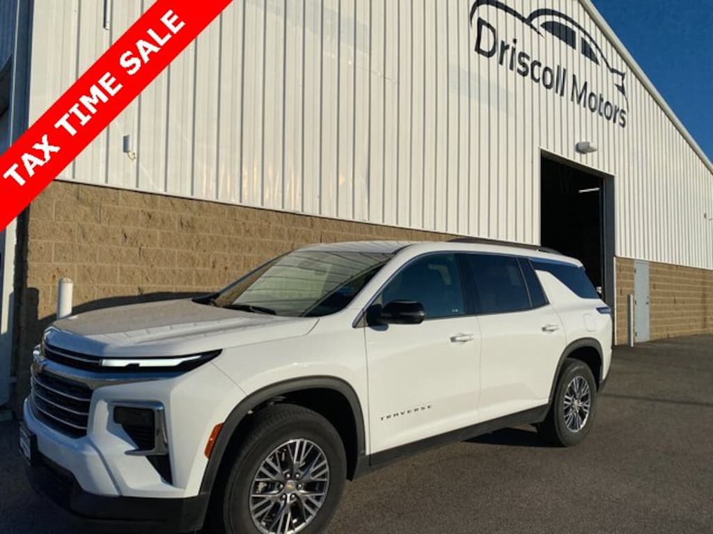 Used 2025 Chevrolet Traverse LT SUV