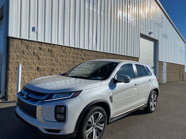 2021 Mitsubishi Outlander Sport SE's photo