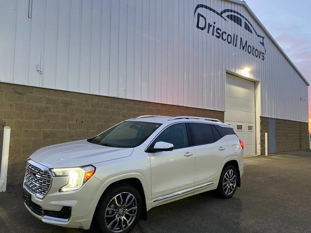 2023 GMC Terrain Denali's photo