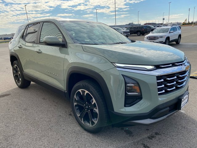 2026 Chevrolet Equinox LT photo 3