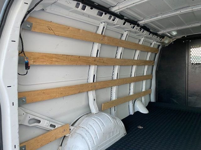 2023 Chevrolet Express Cargo Work Van - Photo 10
