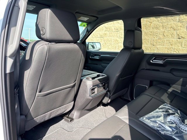 2026 GMC Sierra 1500 SLT - Photo 13